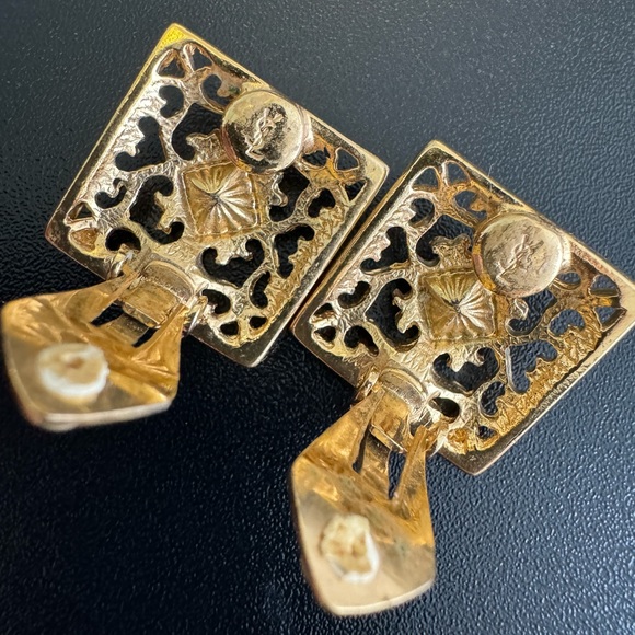 Authentic 18K gold plated Yves Saint Laurent vintage clip on earrings - Picture 10 of 13